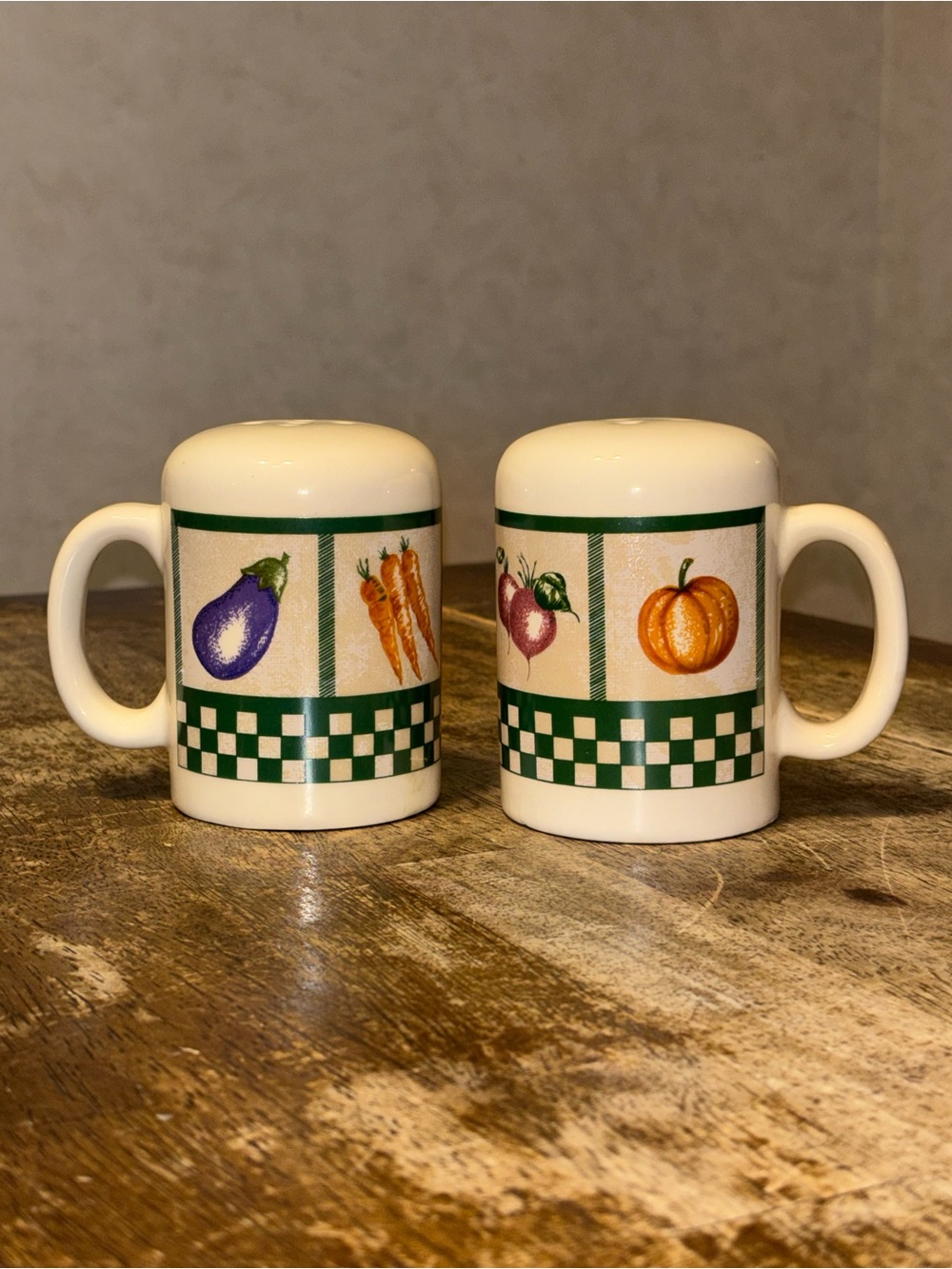 HIMARK 4" Salt & Pepper Shakers 3/5 Hole Match Pair - Green Checks Vegetables